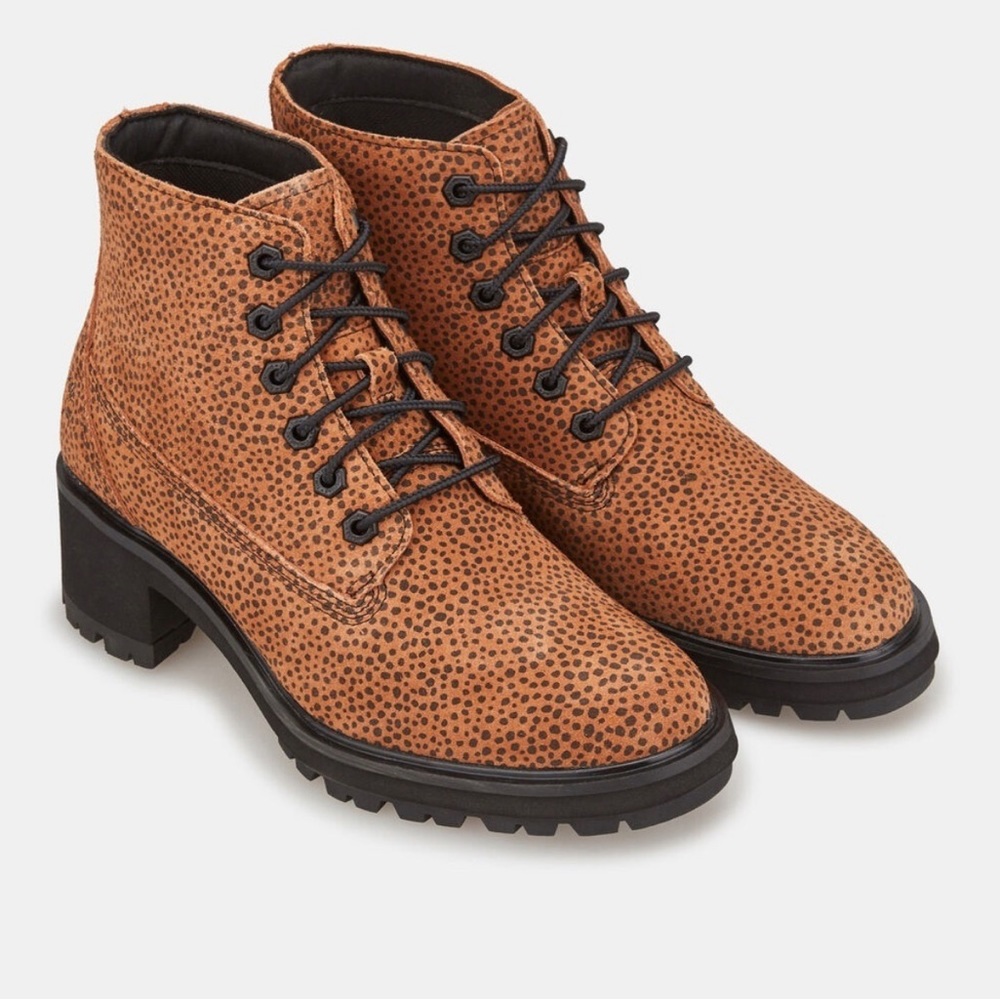 NWOT Timberland Kori Park Suede Booties Size 9.5